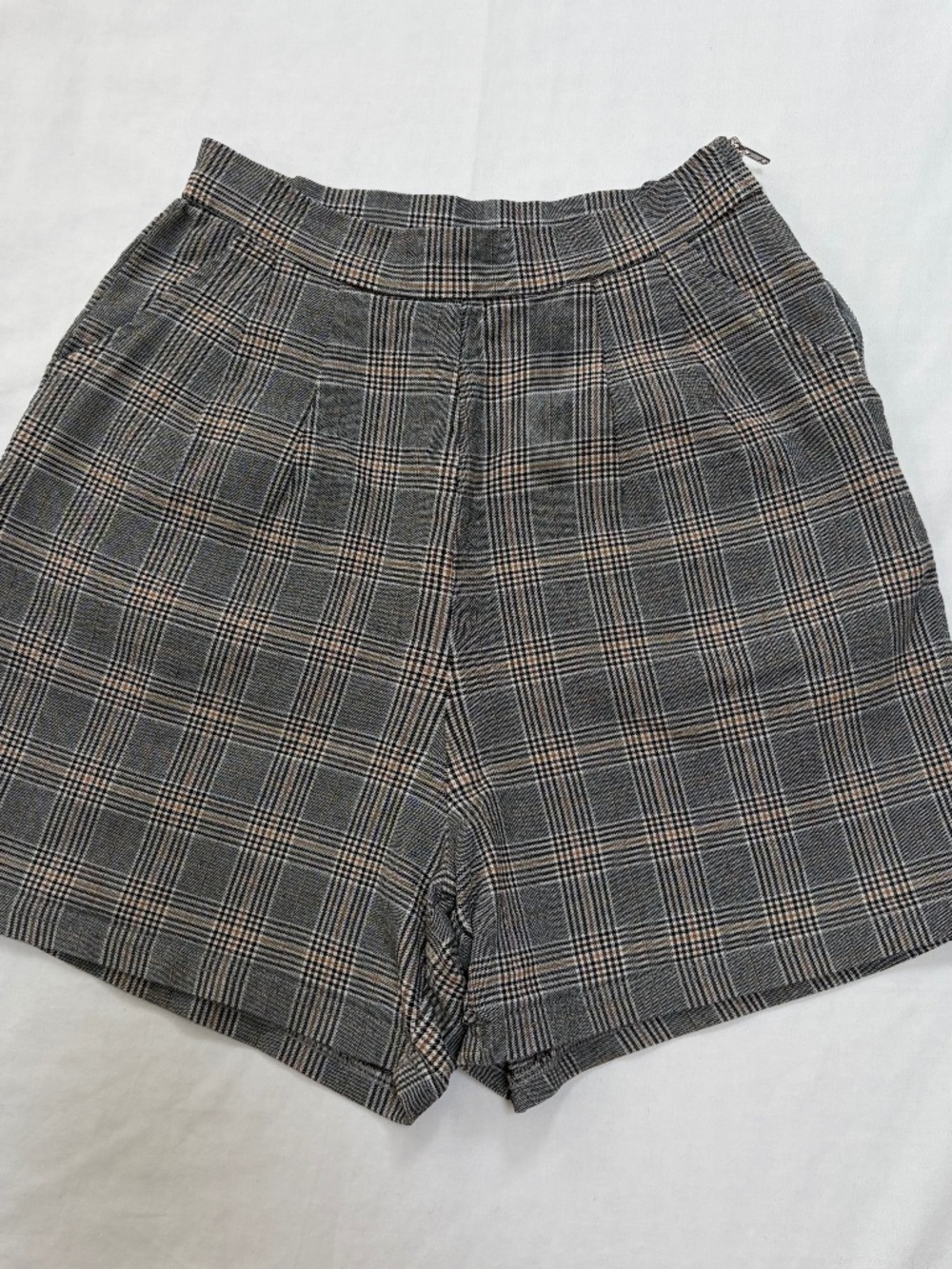 Gray Plaid High-Waisted Tailored Shorts | Size S